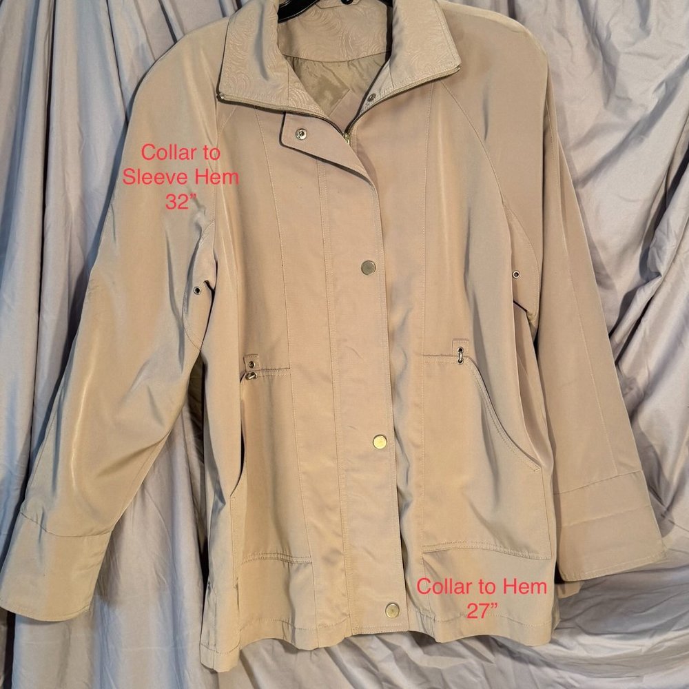 Fitz-Wright Ladies Raincoat, size Large - Like New Condition